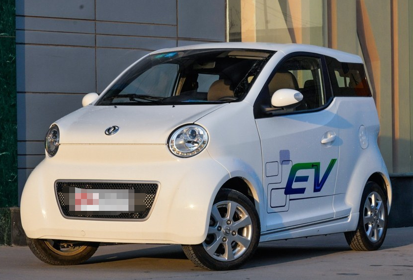 东风风神e30设计风格炫酷,从内到外都很受欢迎,越看越喜欢