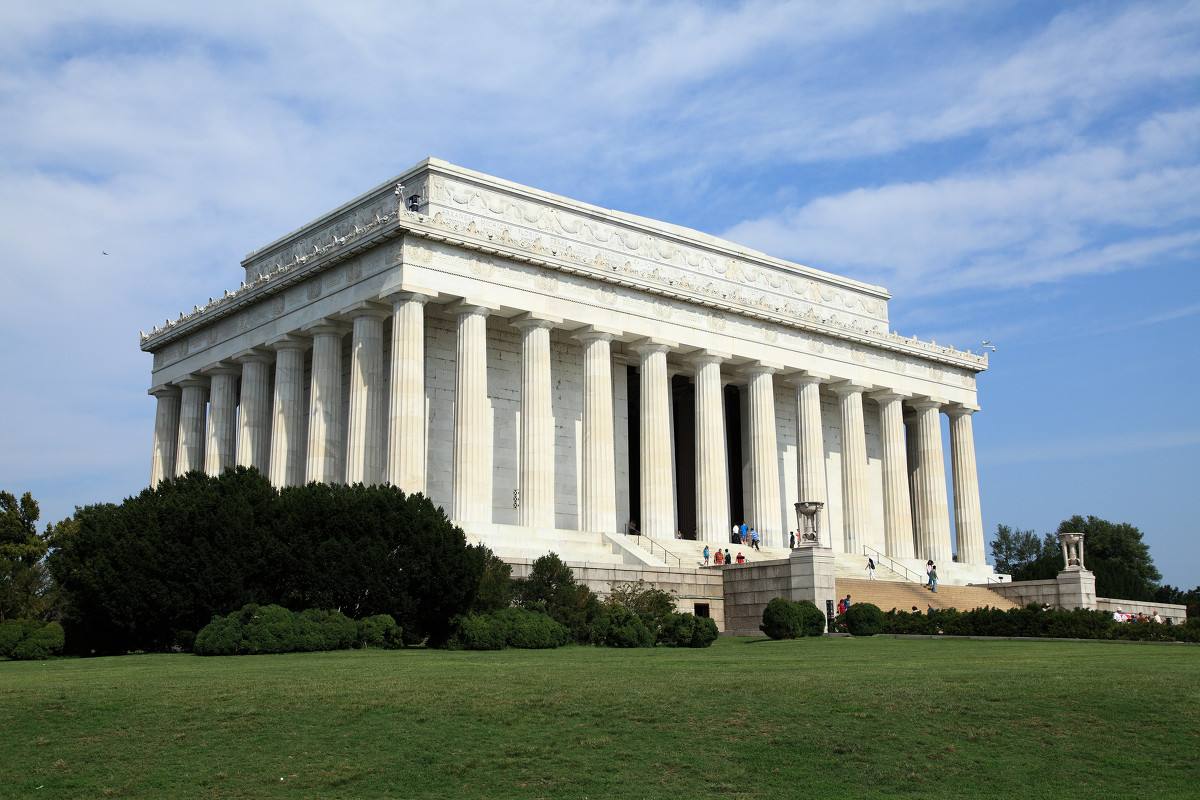 林肯纪念堂也是华盛顿最受欢迎的景点之一.