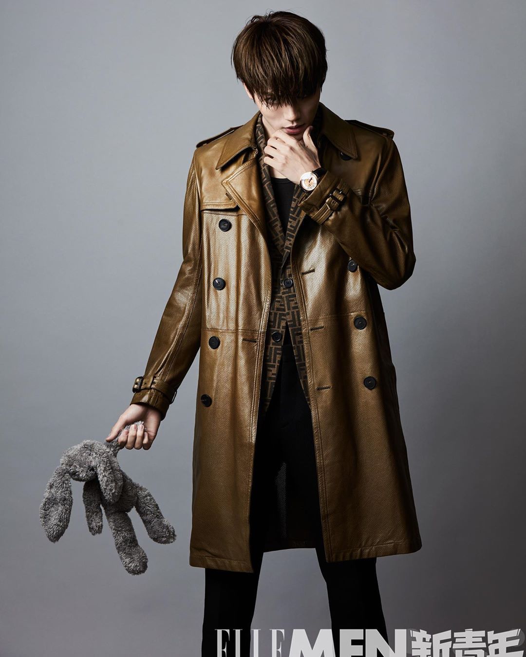 林彦俊ins更新一波大片 强烈眼神的制霸少年