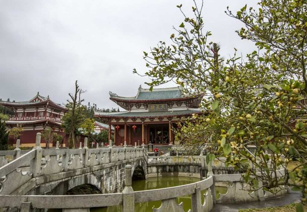 南少林寺遺址位於莆田荔城區西天尾鎮林山村,距市區17公里,也稱林泉院