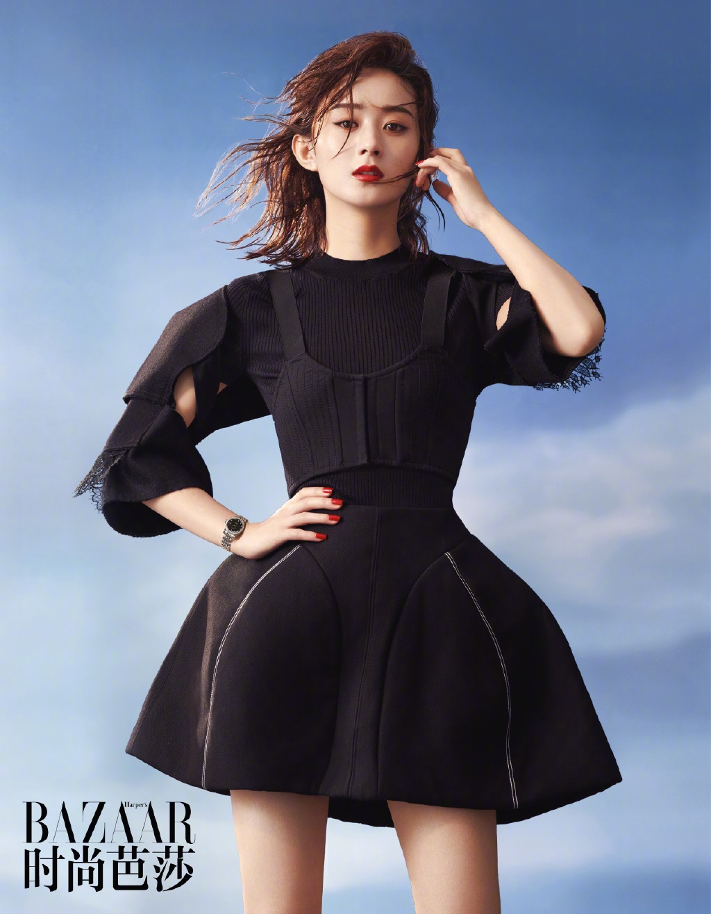 品牌认领赵丽颖杂志造型 彰显前卫摩登与俏丽风情