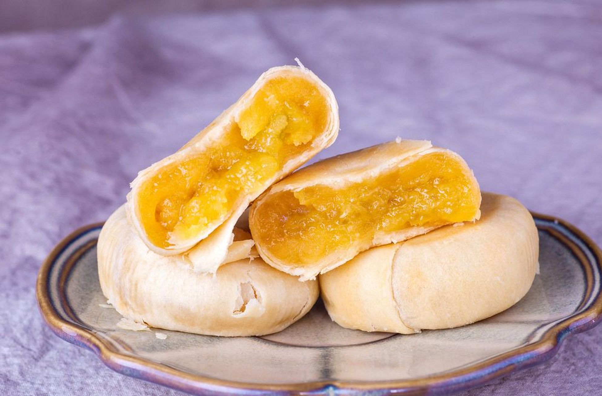 我的秘密食谱# 非常好吃的榴莲酥饼,浓浓的榴莲香,糯糯的饼心,酥鹊哪