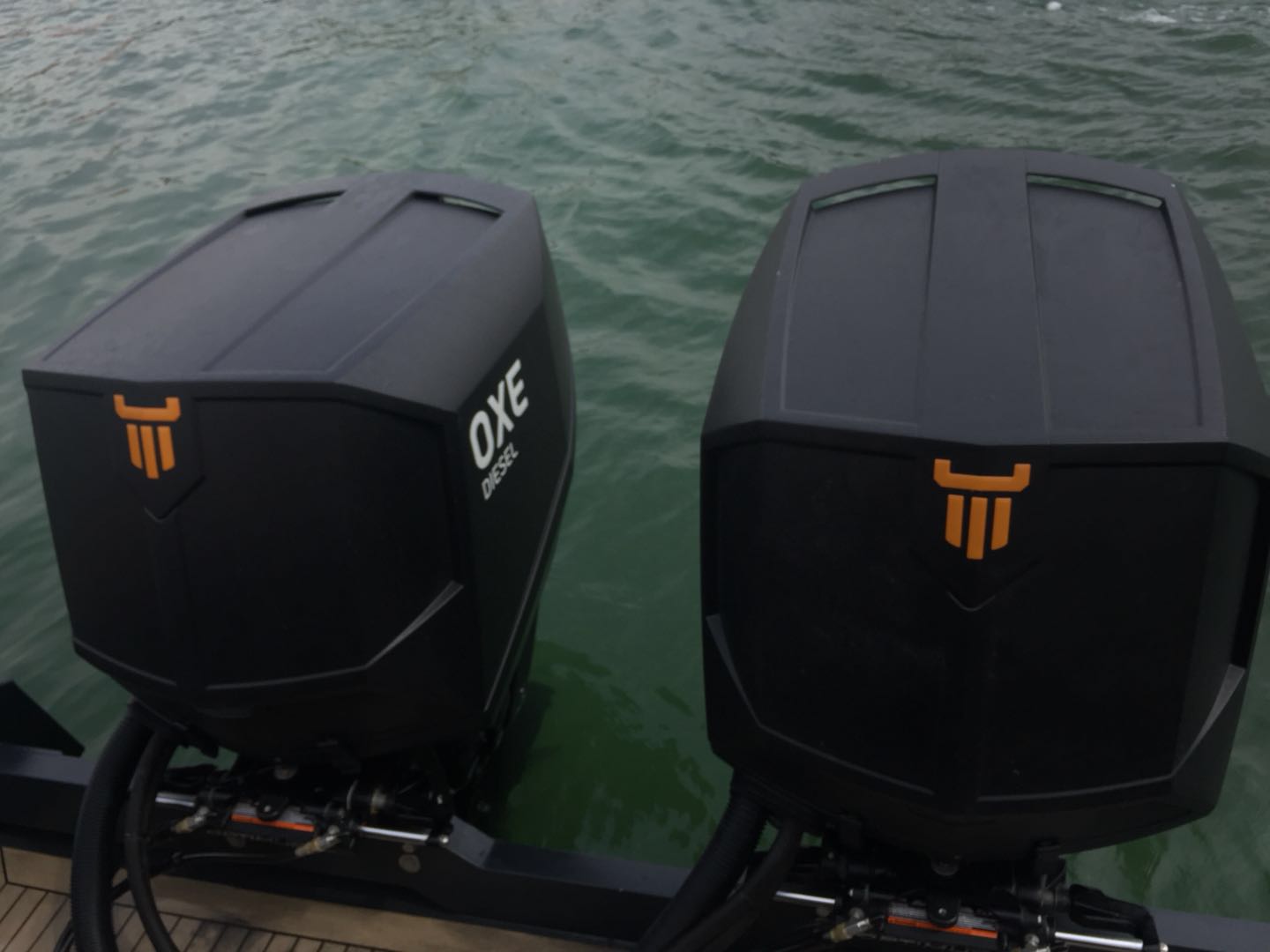 oxe是世界首台通过epa tier3排放标准的柴油舷外机