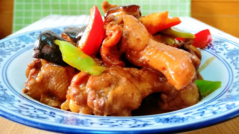 香菇鸡这样做,汤鲜肉质滑嫩,让你百吃不厌