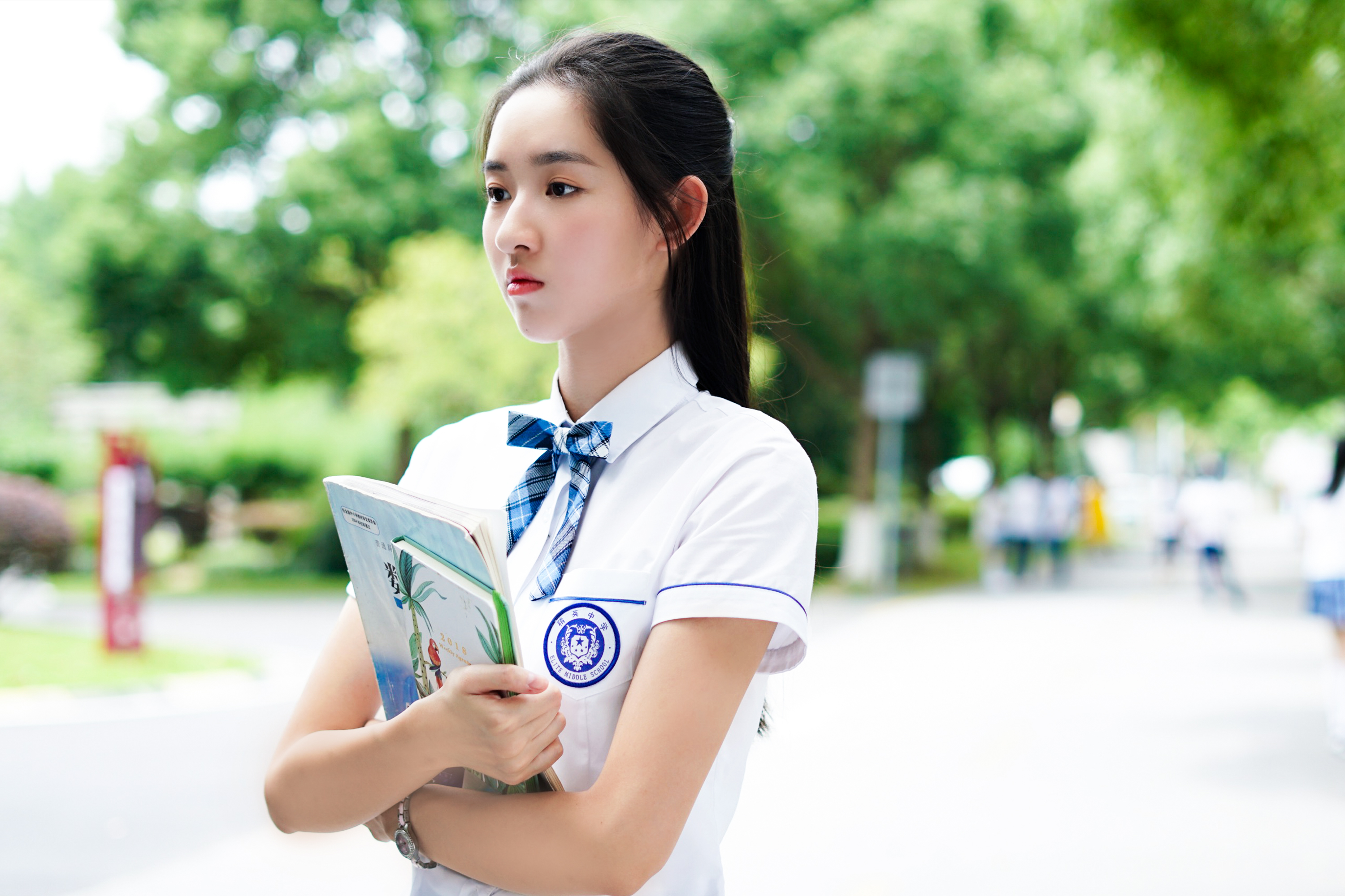 张嘉译,闫妮再次联手打造好剧,第1天上映成黑马,播放超1200万