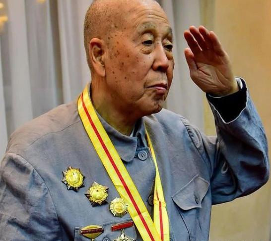 山西张姓开国将军,他最长寿;100岁健在,曾任总参二部部长!