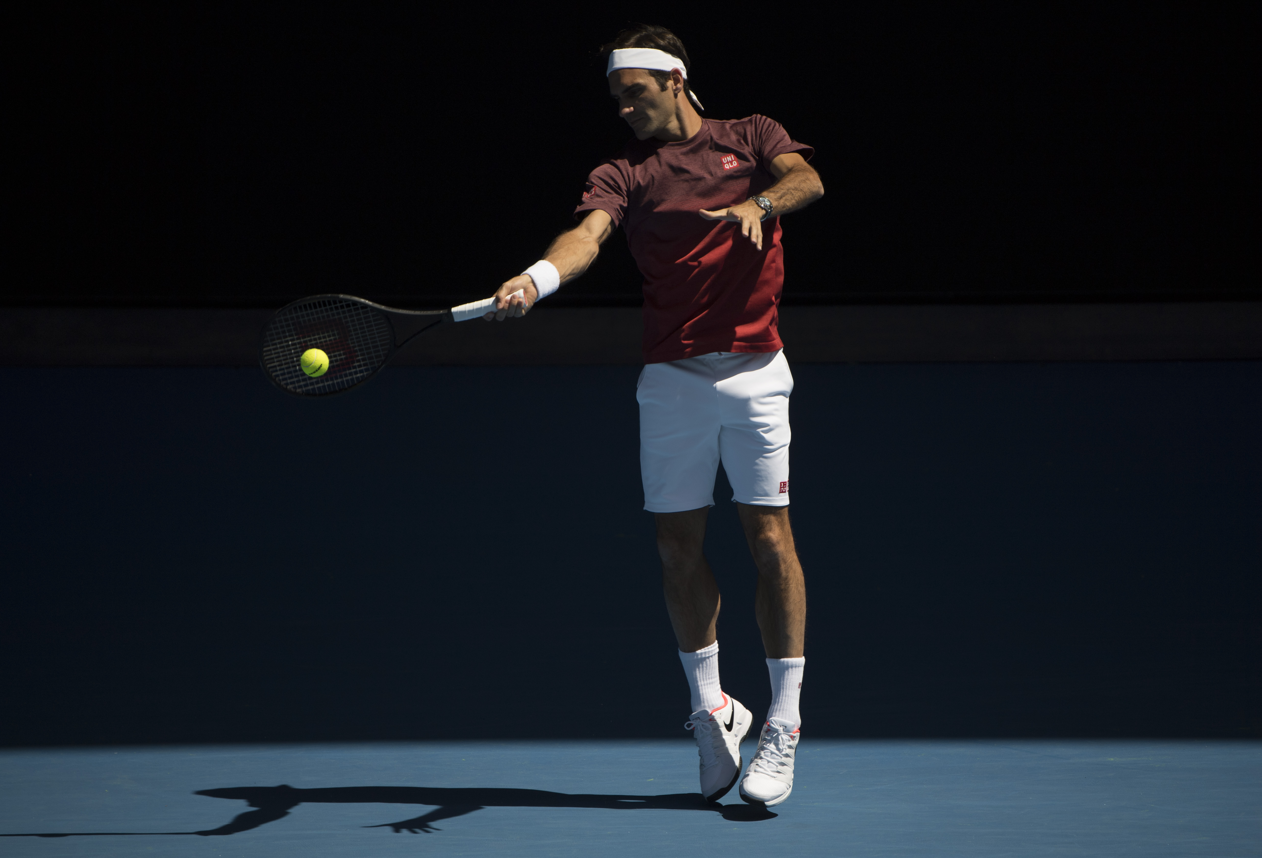 网球——澳网:瑞士选手费德勒备战