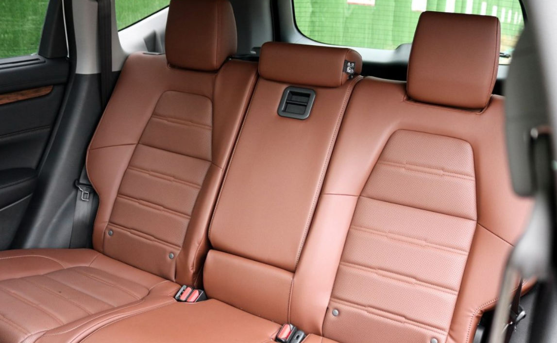 一组本田crv2019新款汽车的照片你喜欢吗?后排空间宽敞,座椅真皮包裹.