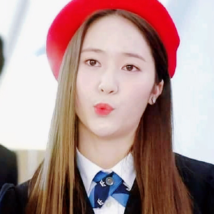 非常适合贝雷帽的小郑!每一顶贝雷帽都像是为小郑"量身定做"的!