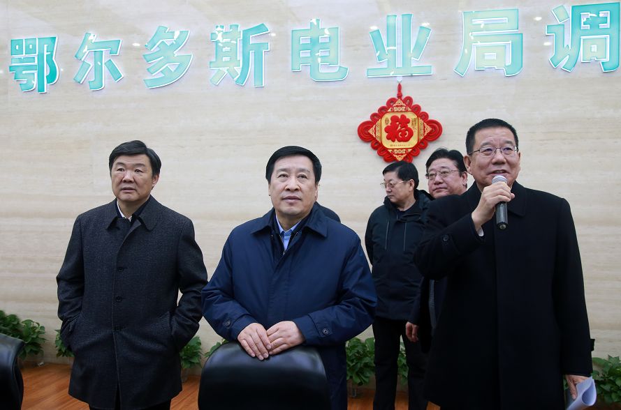 牛俊雁看望慰问春节期间坚守岗位工作人员