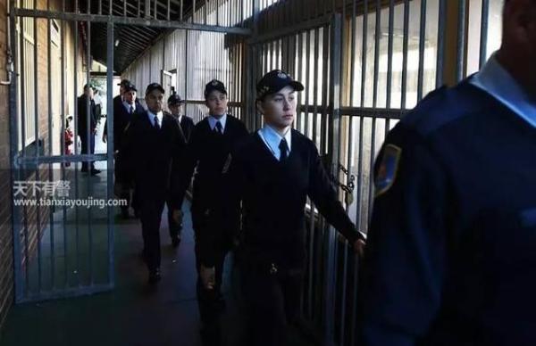 美国男子监狱为何要安排女狱警?她们成最受欢迎的人
