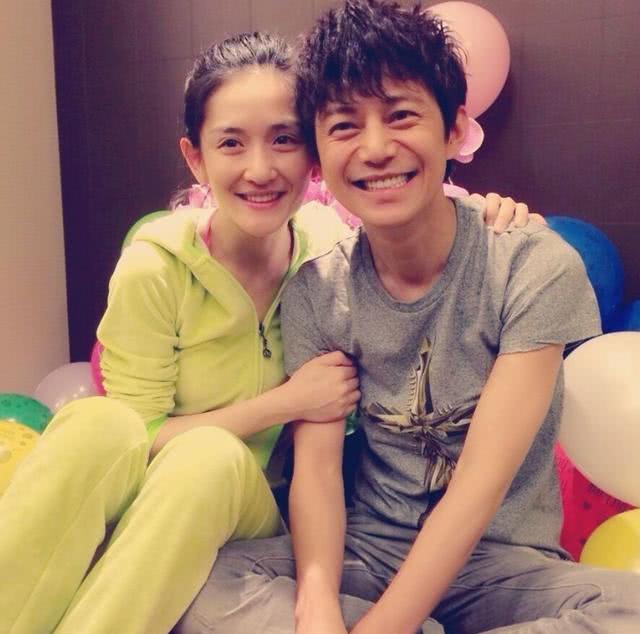 谢娜结婚何炅送700万?听听陈小春怎么说,说话太直接了