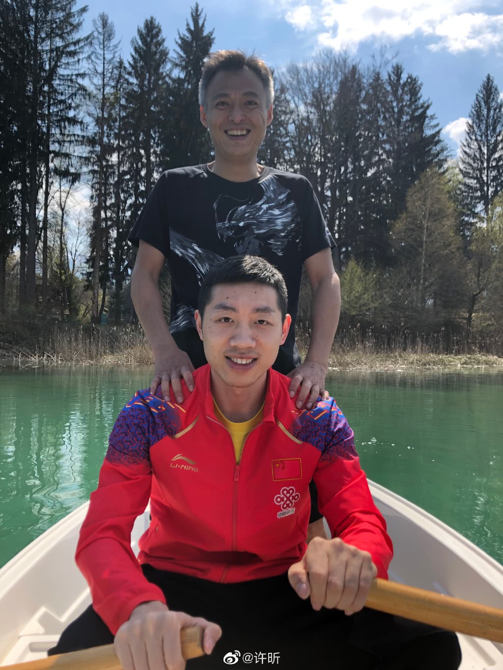 马龙许昕发照回忆杀,12年轮回青涩少年已长大,秦志戬变大叔