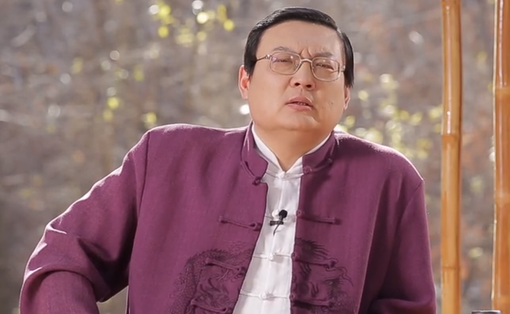 老梁说事:帮忙的人别在被帮的人面前产生优越感,否则大恩如大仇