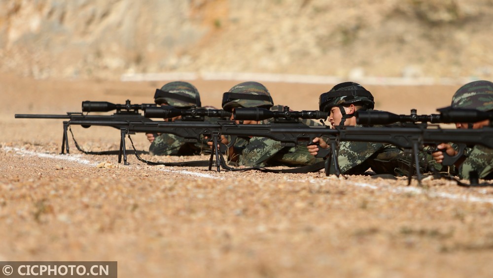 海南三亚:武警野外驻训精兵