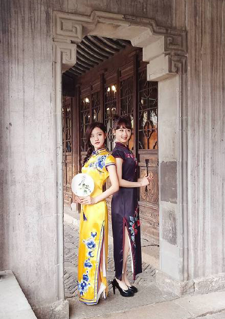 陈意涵李子璇合体拍旗袍大片,一个清纯甜美,一个俏皮可人!