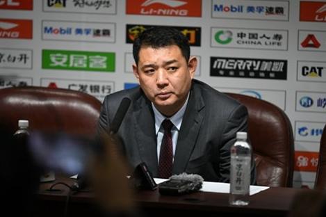 巩晓彬致敬山东援鄂球迷,山东男篮训练有条不紊