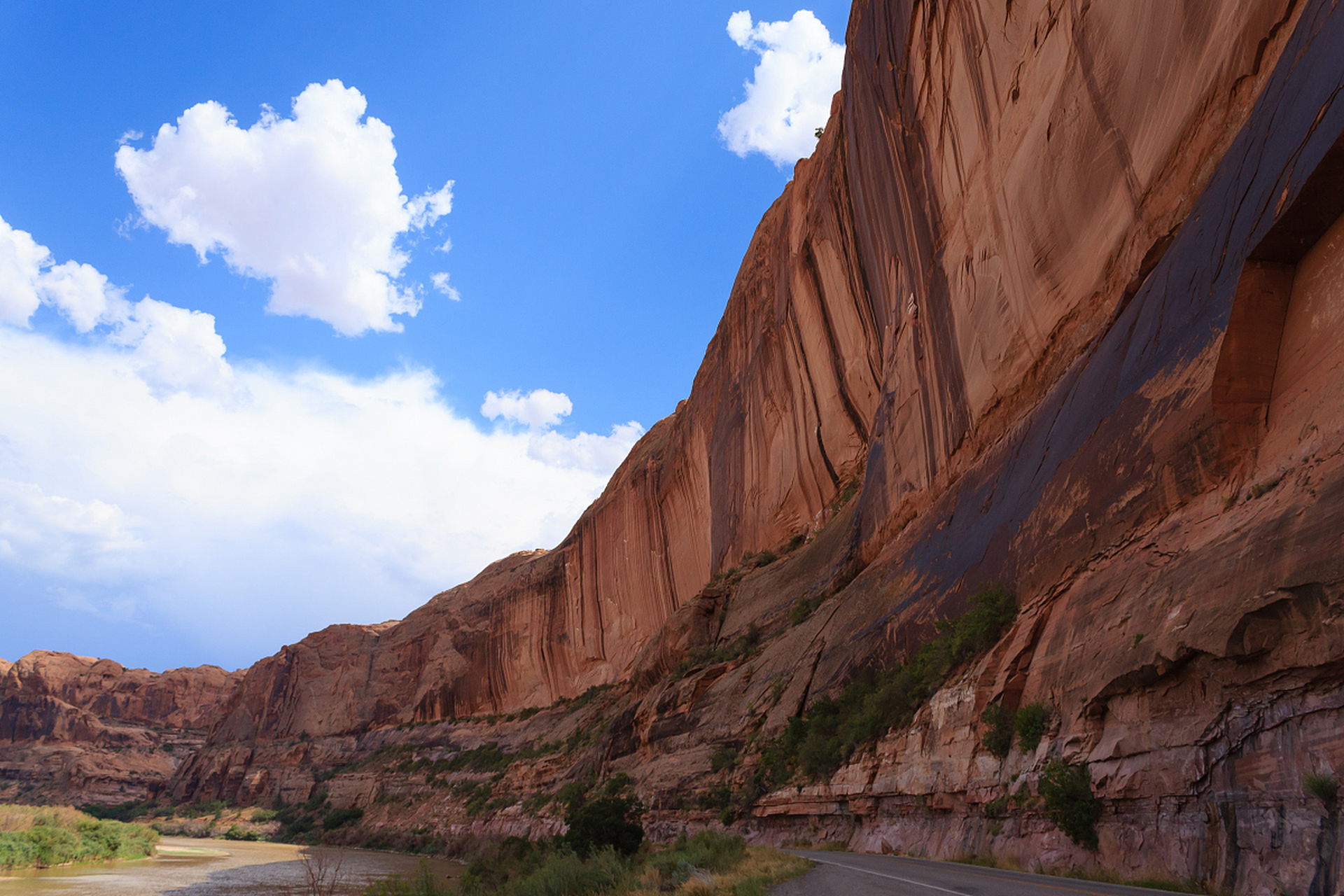 库车大峡谷是新疆著名的自然景区之一,位于阿克苏地区库车县境内