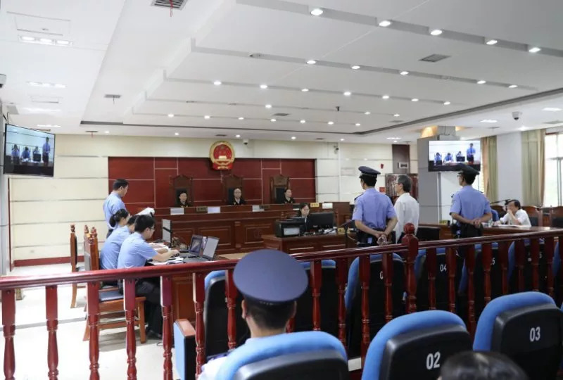 湖南省公安厅禁毒总队原总队长唐国栋案开庭受审