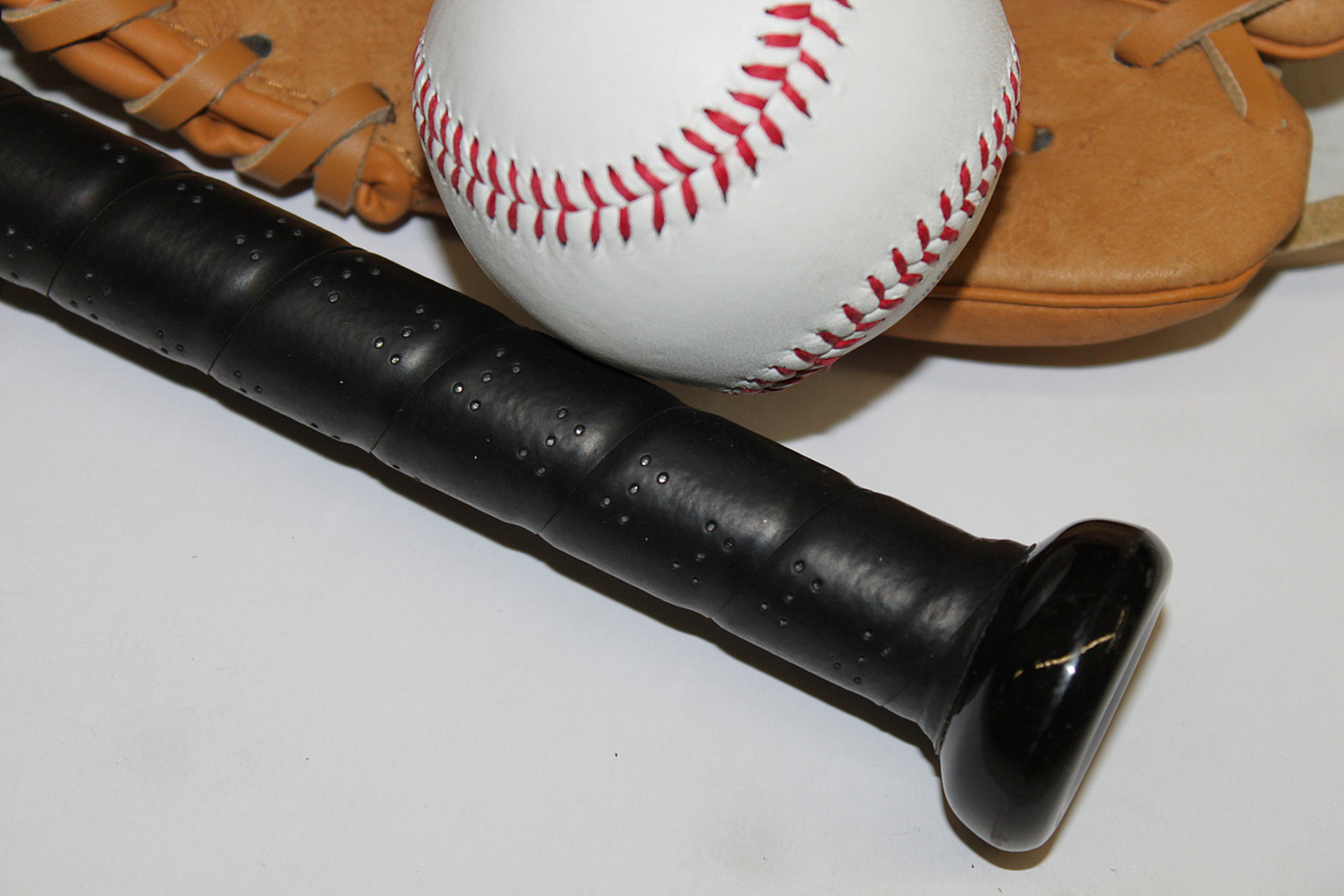 棒球棒作为防身武器可能违反法律规定,因国家和地区的法律不同,合法