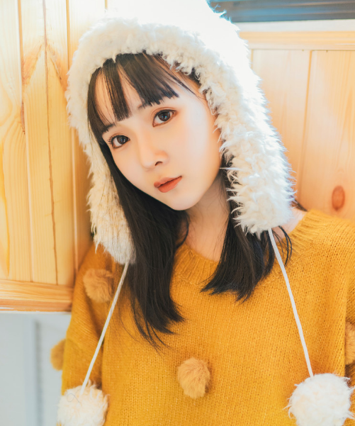 俏皮灵动美少女,阳光温暖卖萌可爱,十分动人