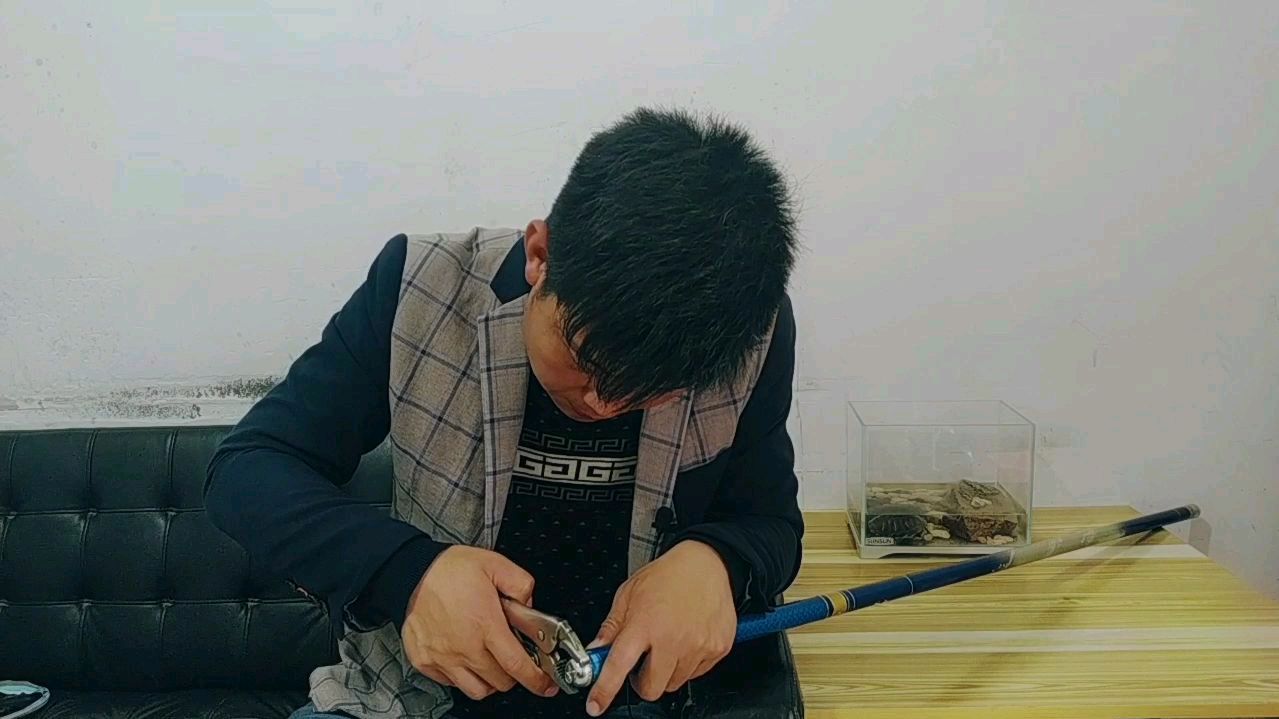 鱼竿后堵取不下来怎么办?白条哥经验分享