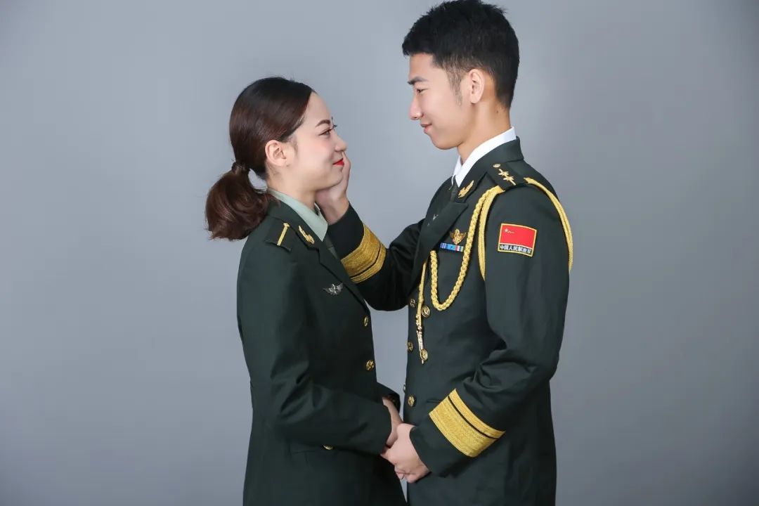 军官恋上士官,6年见了7次面
