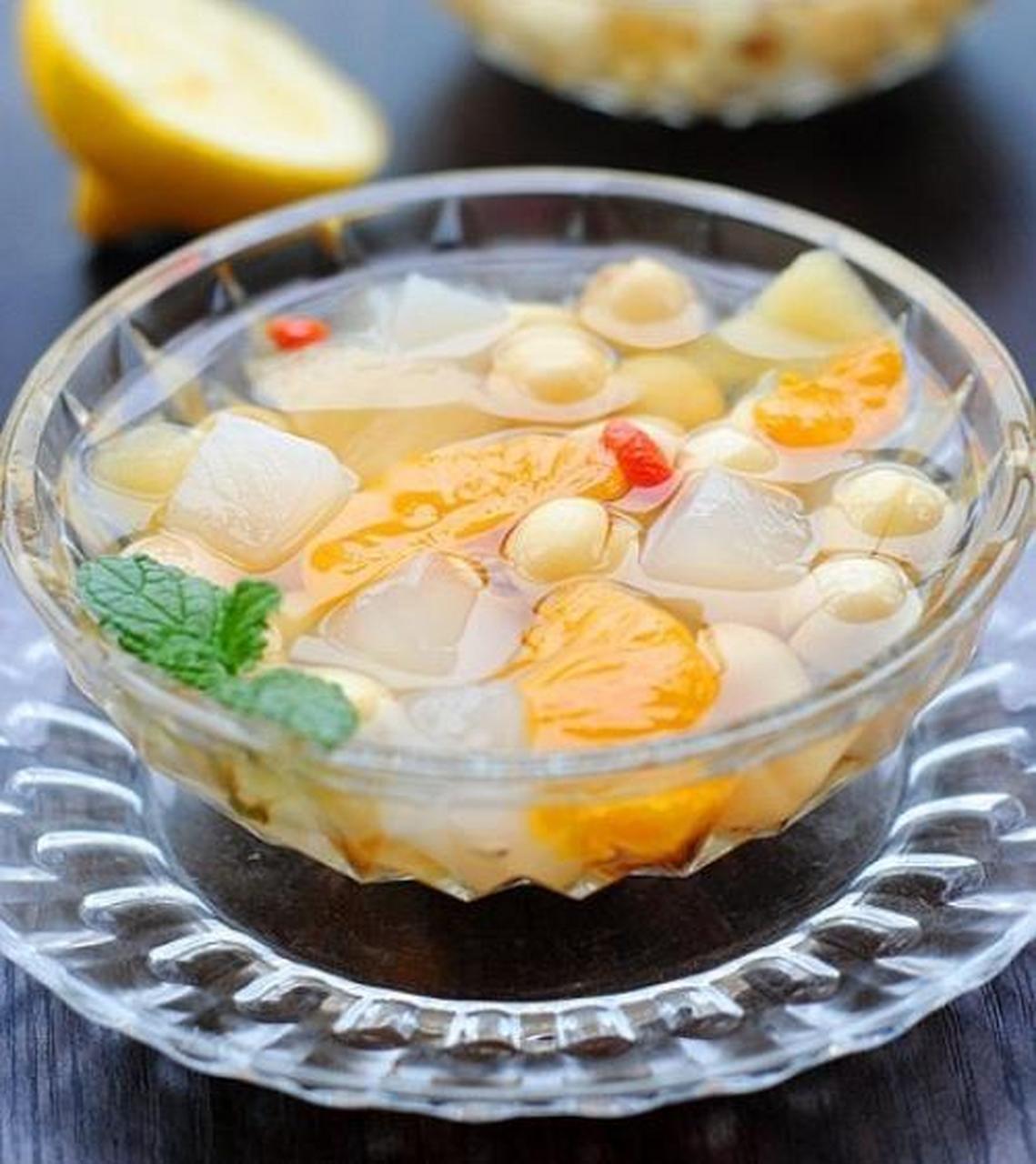 冰糖湘莲是湖南是一道汉族名菜.