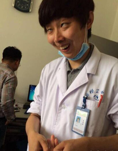 大姐,你真的是医生吗?能不能别这样吓人啊!