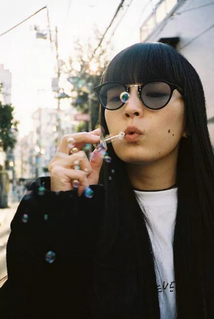 日本最强星二代cp宣布结婚,被这位另类"黑长直"少女戳中萌点!