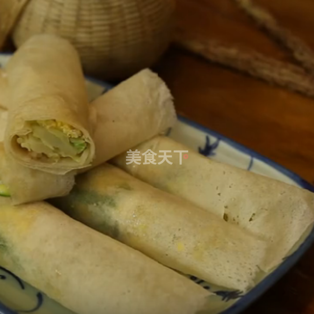 廣東汕尾薄餅,外皮薄卻有韌性,內餡湯汁濃郁