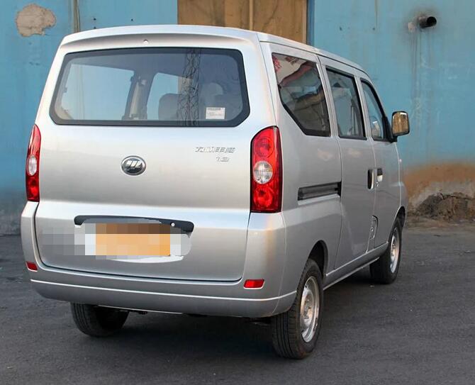 力帆汽车-力帆丰顺,整体设计神秘,车型显得沉稳