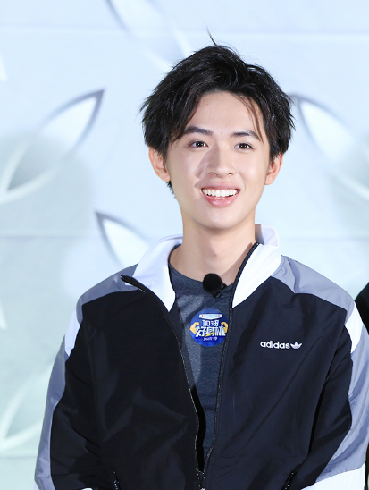 张逸杰:被誉为95后小鲜肉新星,你觉得他帅吗?