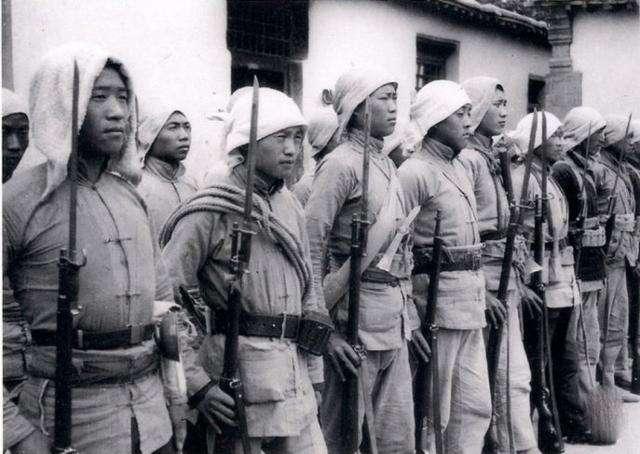 8年只打死800个日军?日本退伍老兵:抗日游击队打的他们想自杀!