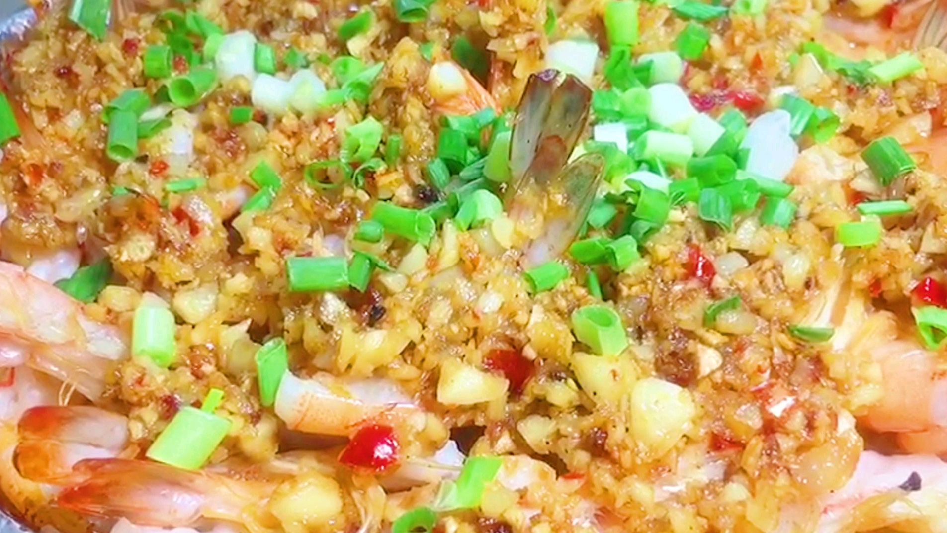 铁板蒜蓉鸡尾虾好不好吃?秘制蒜蓉是关键