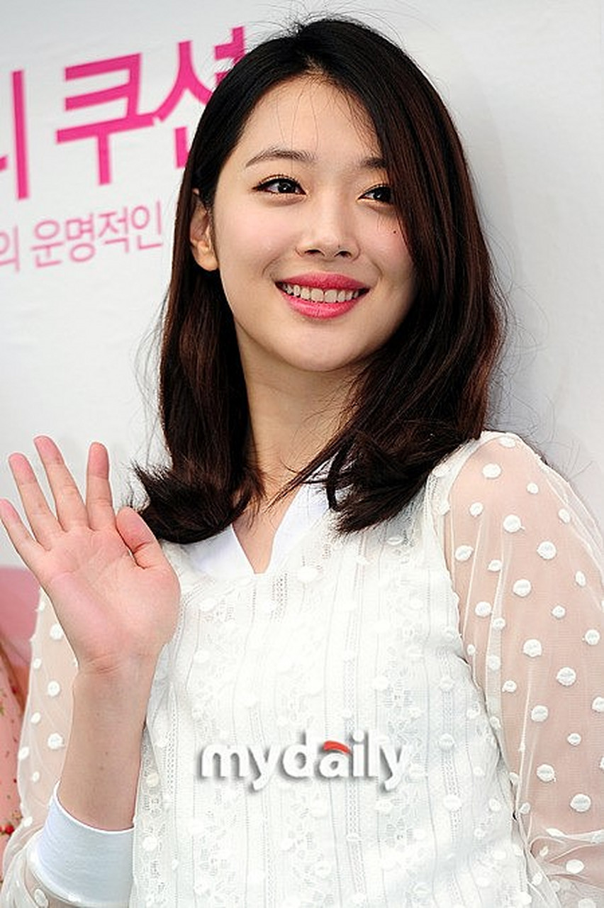 前fx成员崔雪莉的生前纪录片完整版公开,让我们重新审视她的一生.