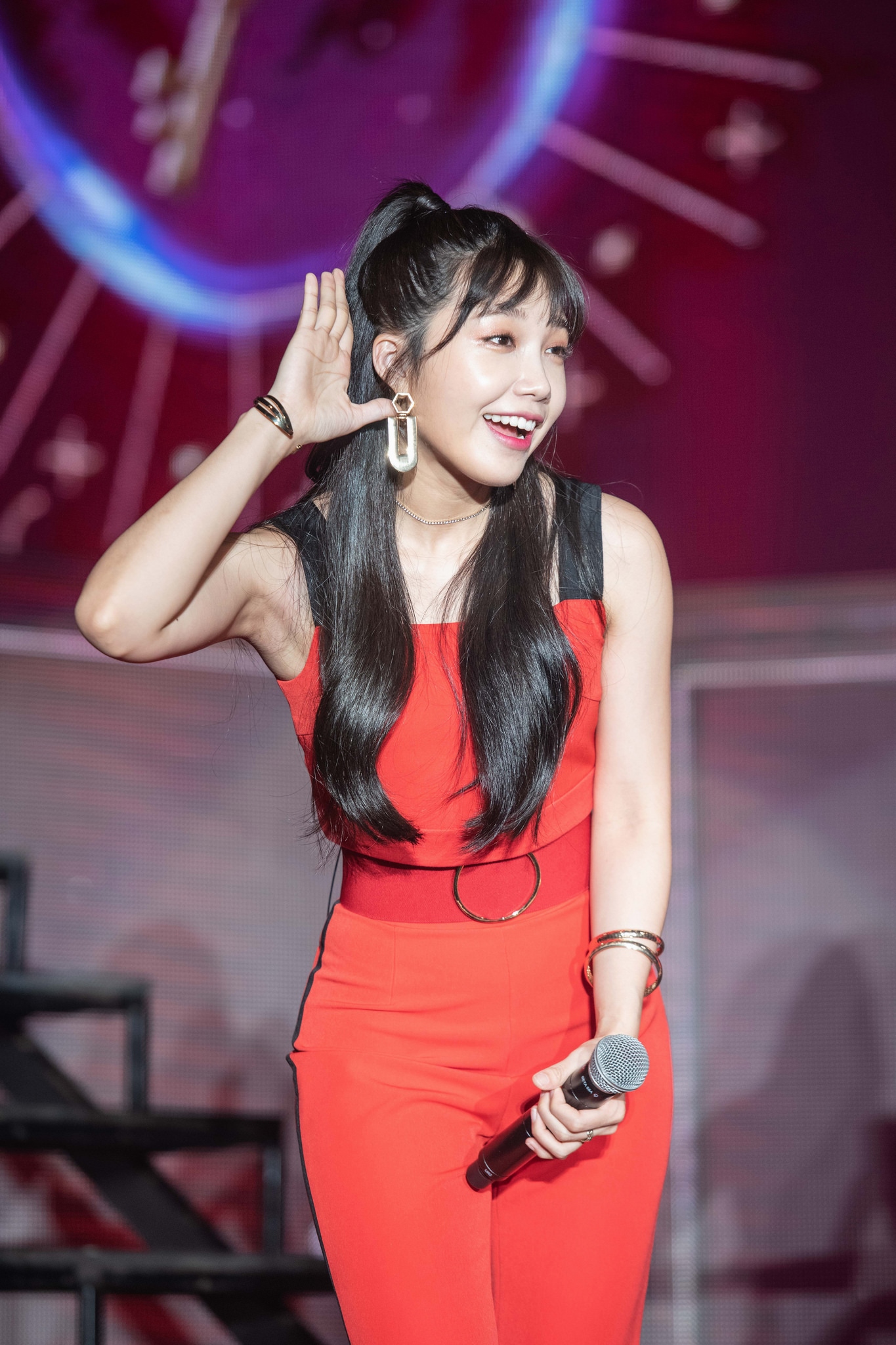 郑恩地  jeong eun ji 1993年8月18日(25岁)韩国釜山直辖市[注 2]海