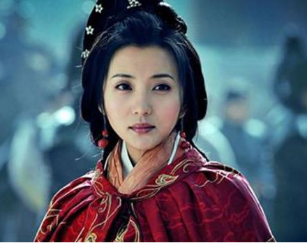 川岛芳子(梅艳芳饰演),是清末肃亲王善耆第十四格格.