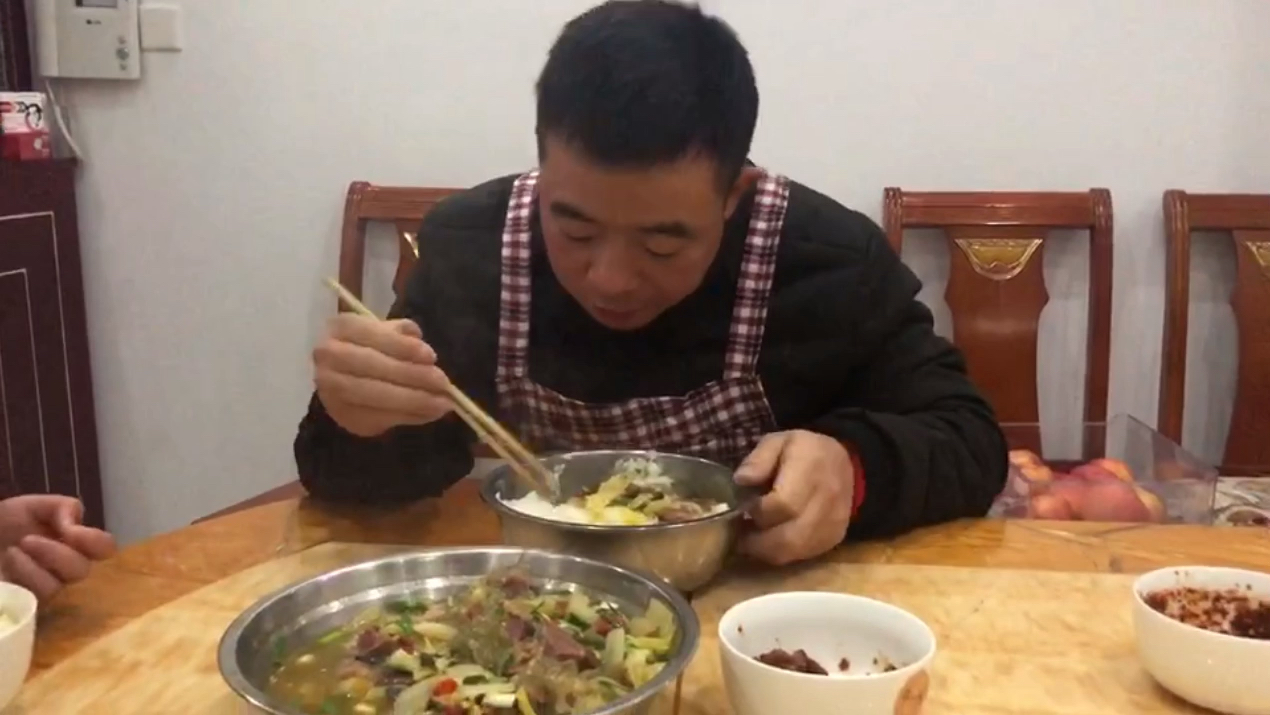 良好家常牛肉白菜,炖粉条,连吃加喝,真叫爽