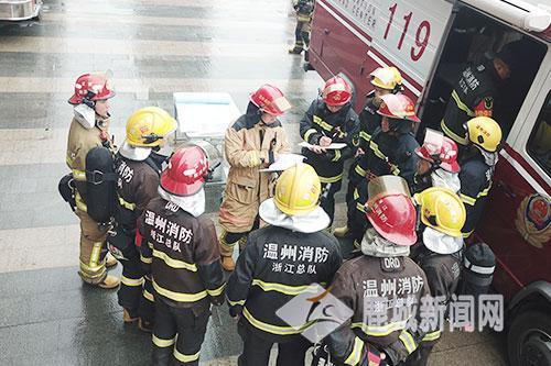 高空消防演练走进5050商业广场