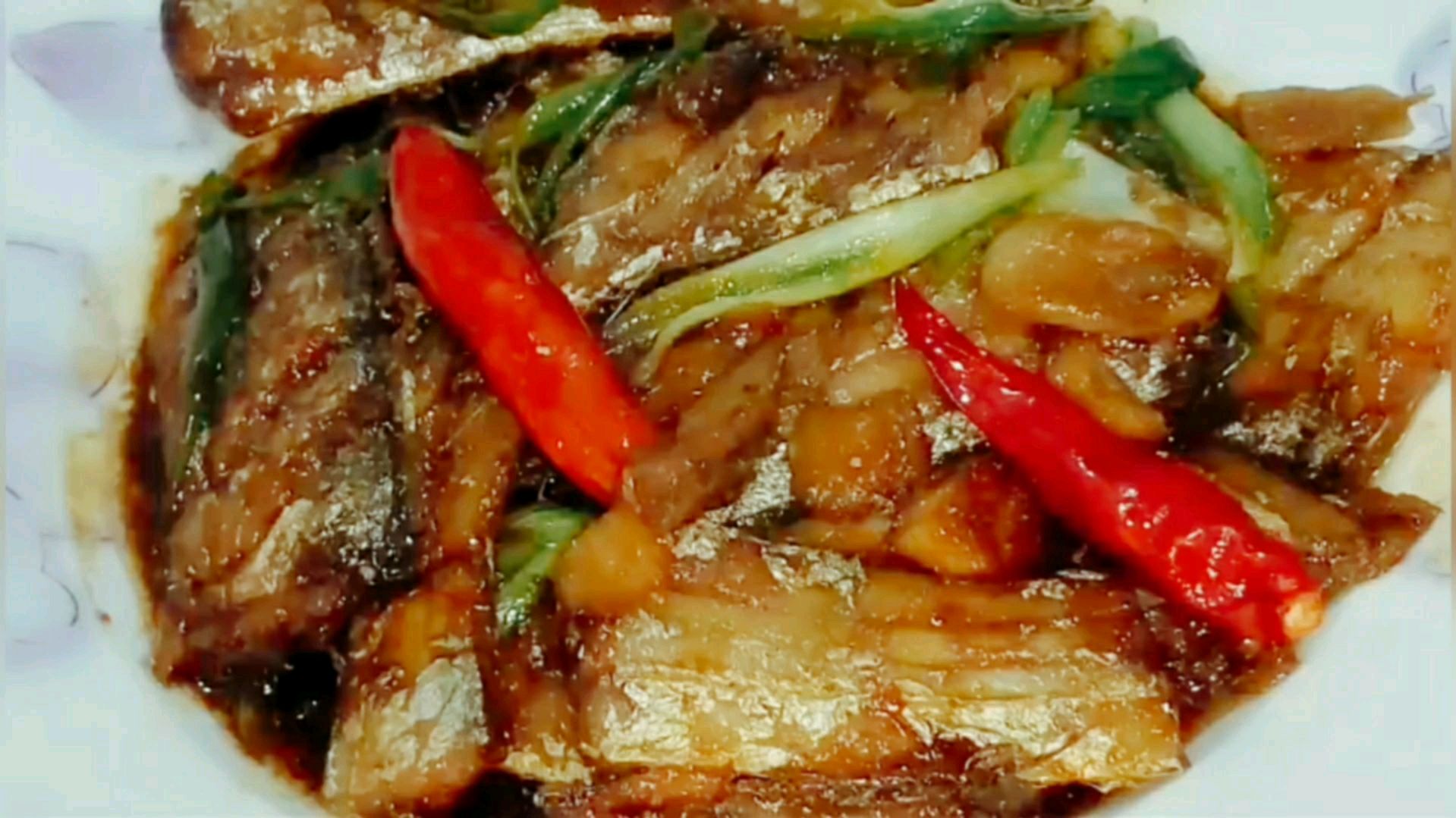 红烧带鱼的家常做法,鲜香美味,唤起记忆深处最美的味道