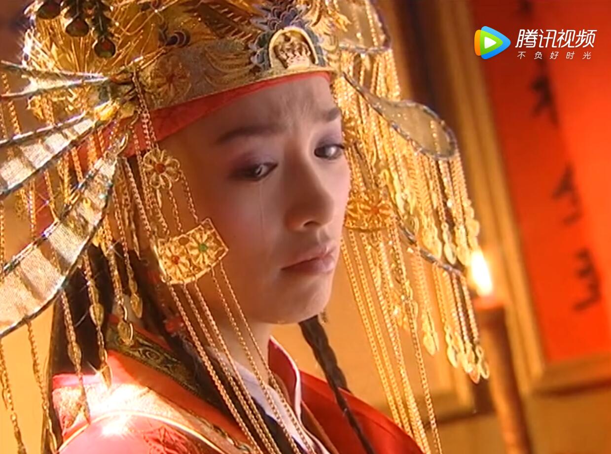 盘点花姑子的7款奇葩头饰:发箍额饰耳罩都戴过,龙凤花钗冠最美