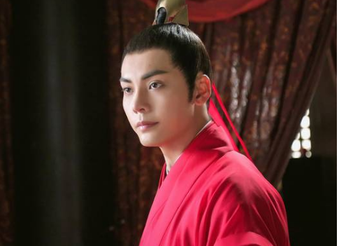 娱乐圈男星演古装新郎,霍建华第四帅,陈伟霆第二,第一心生怜惜