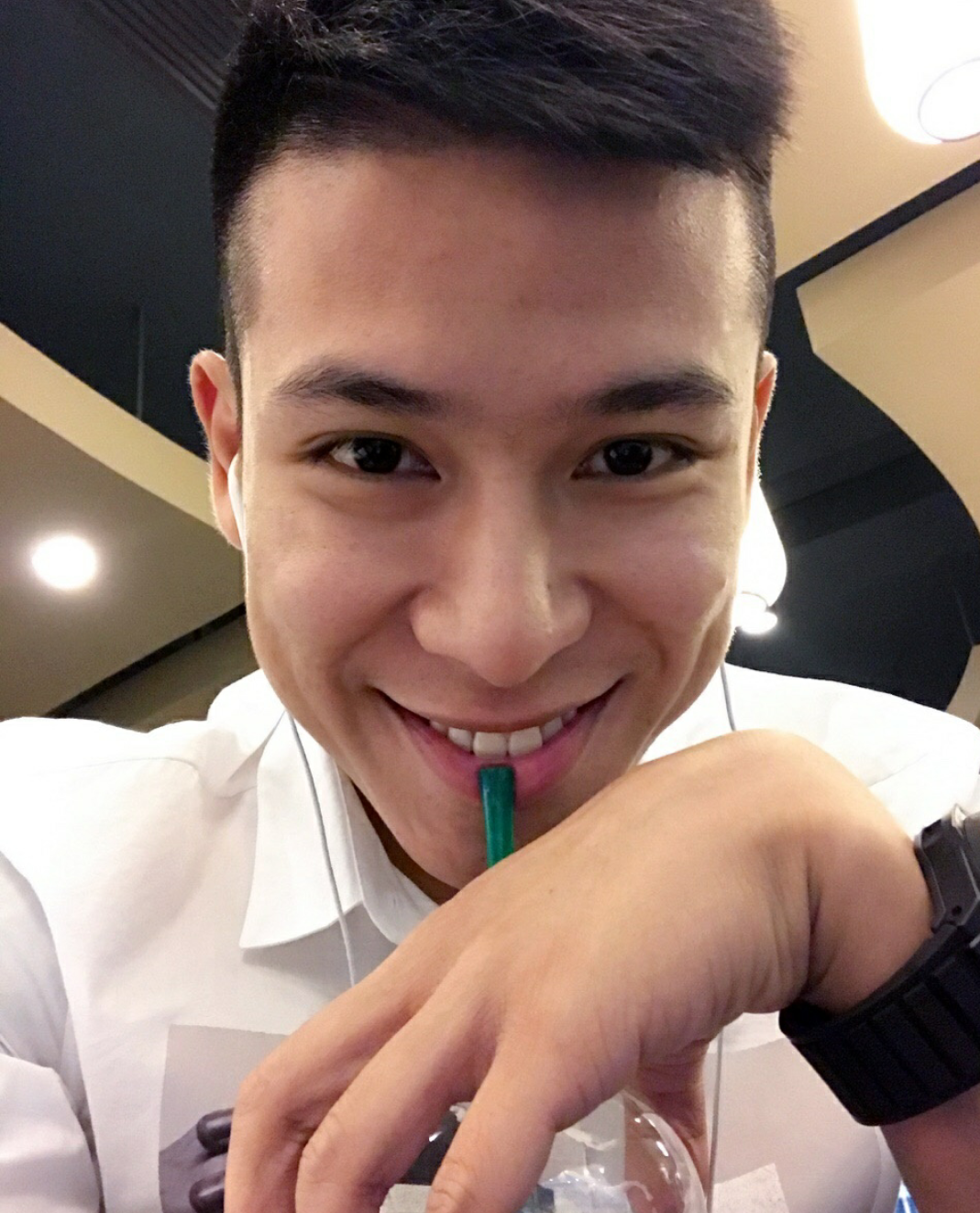 广州恒大最帅的男人回来了!但自作孽的他在恒大只会继续沉沦下去