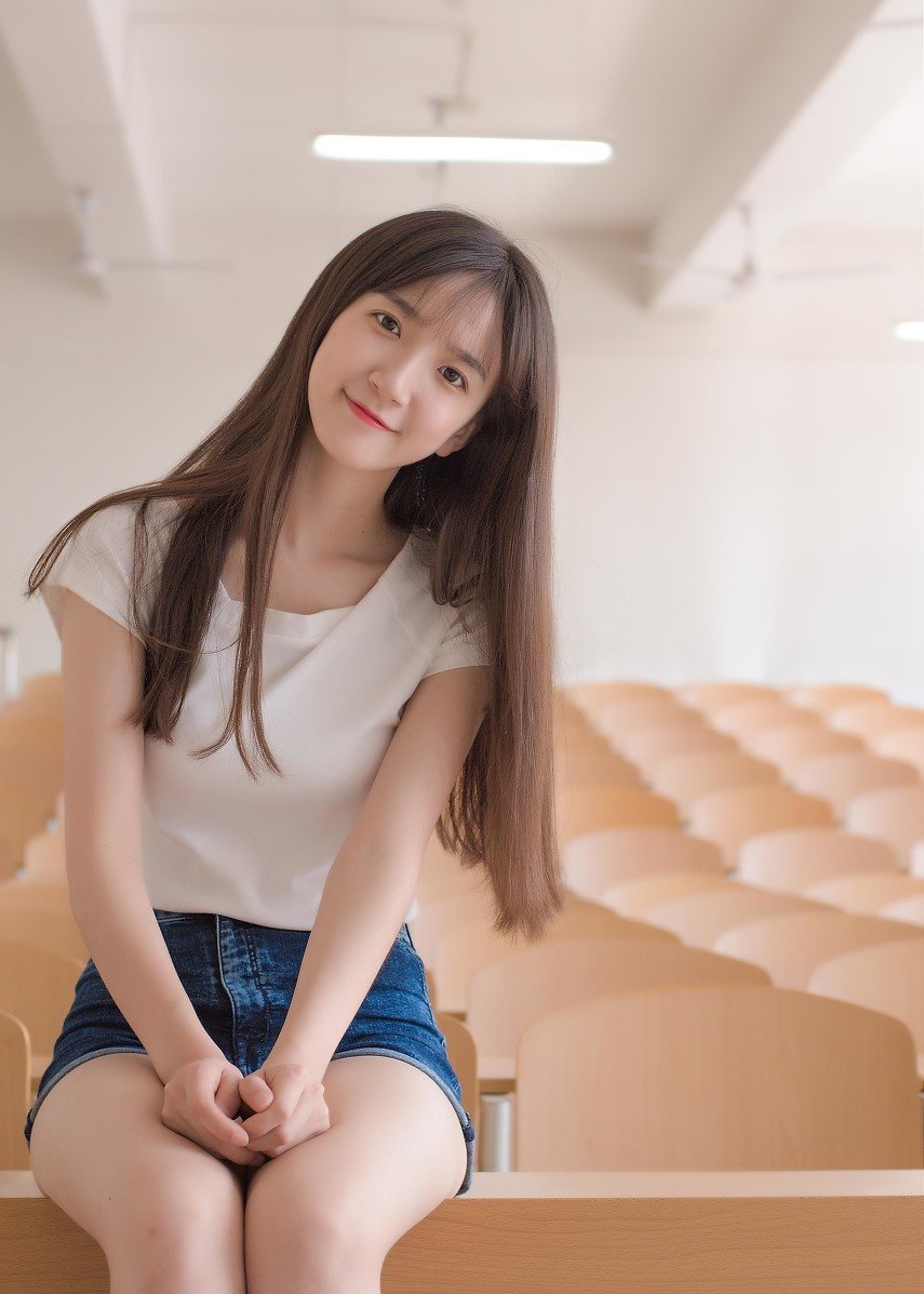 校花小姐姐,清纯靓丽,楚楚动人,谁还不是只小可爱?