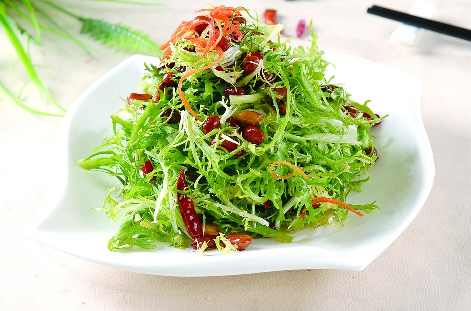 苦菊又叫做苦菜,是菊花的一种,分布非常广泛,吃法也很多,但是凉拌非常