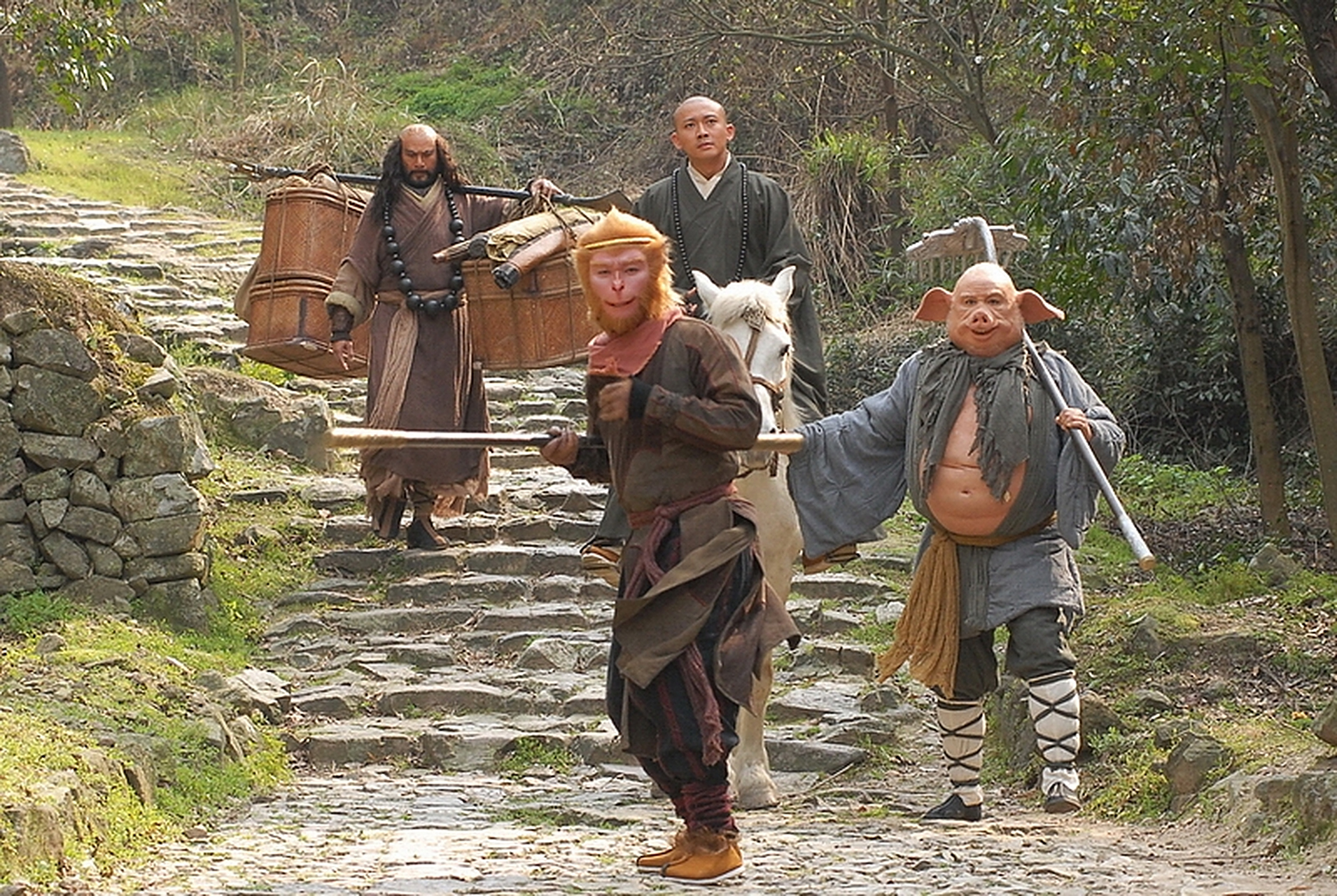 西游记:孙悟空师从唐三藏,历经九九八十一难,取得真经,化解纷争,成为