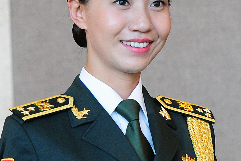 同时,我们也可以通过送一些小礼物来表达我们的心意