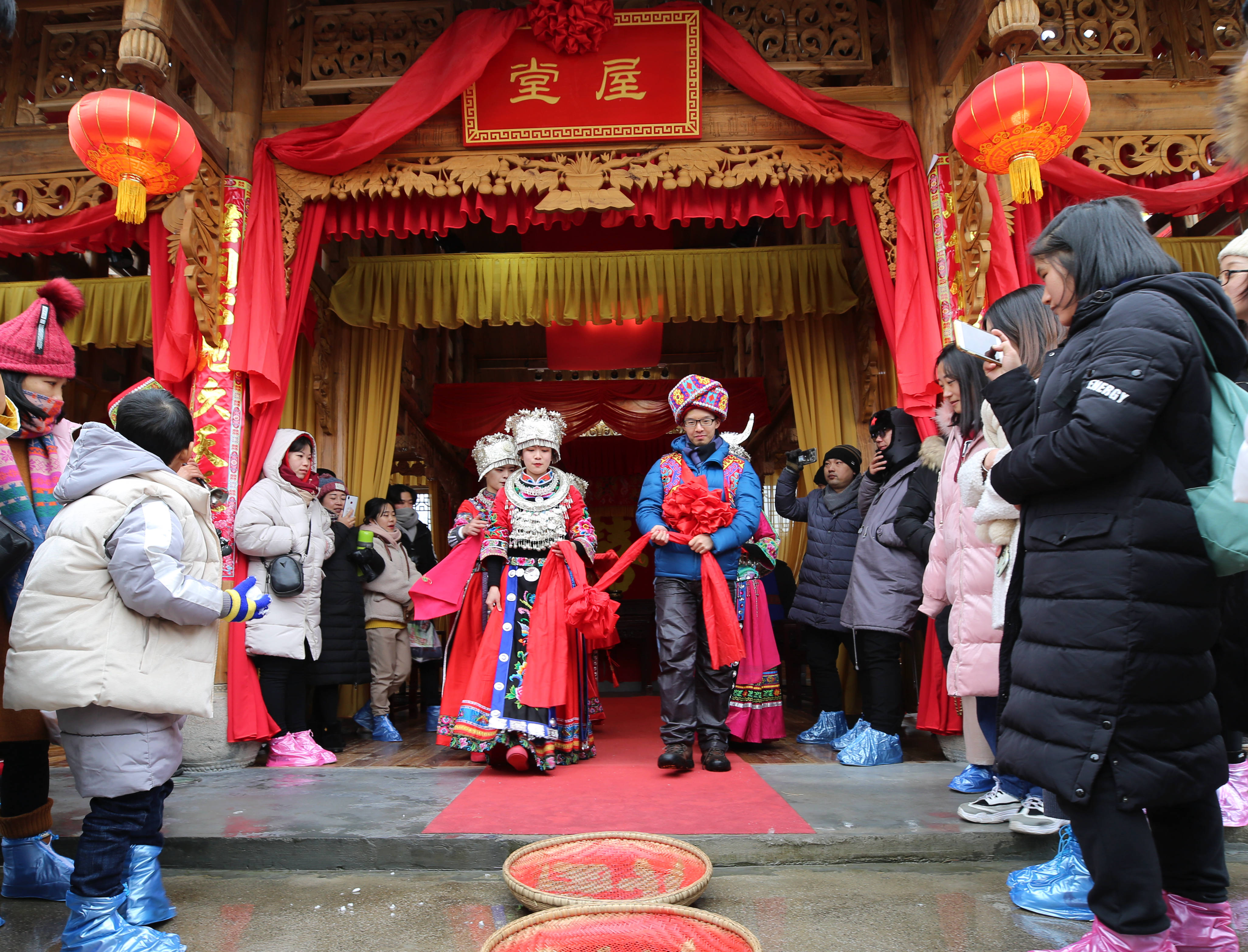 新华社照片,张家界(湖南),2018年12月30日    湖南张家界:多彩民俗迎