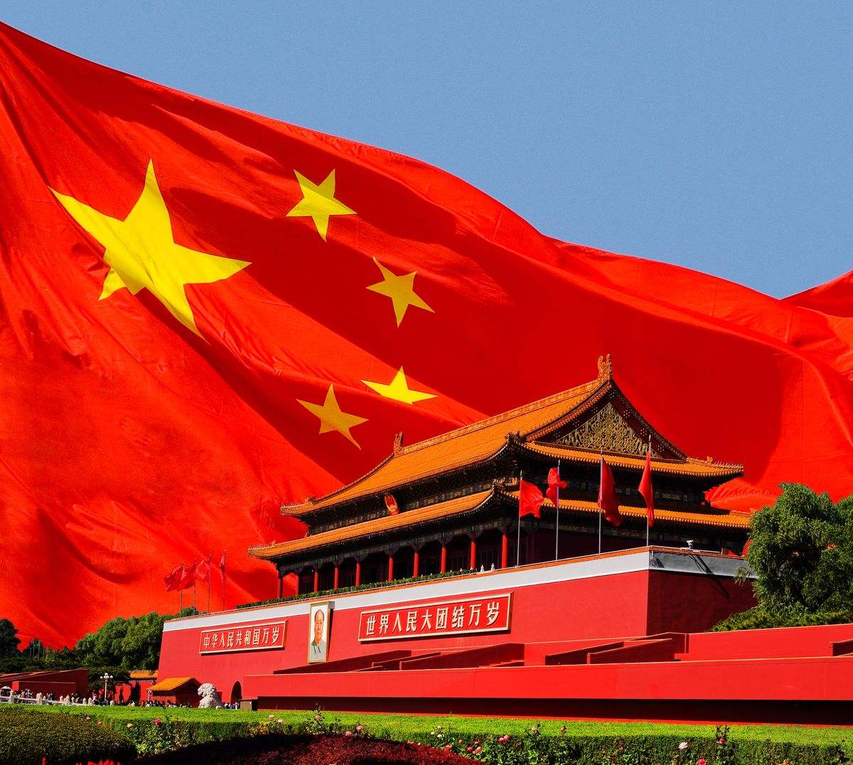天安门升国旗的时候都是升到28.3米不是顶端,你知道这